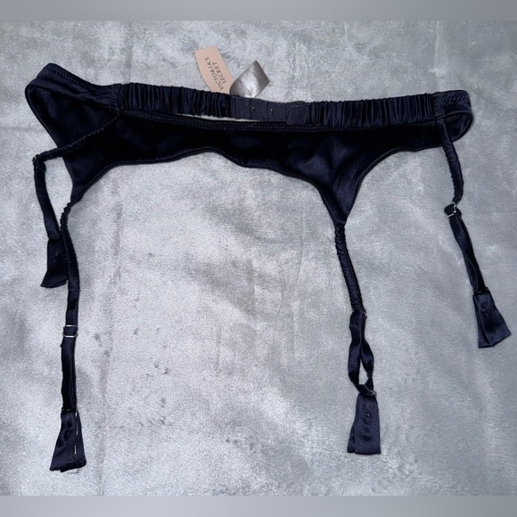 VICTORIA’S SECRET NAVY SILK GARTER BELT Size Small NWT - Picture 3 of 3